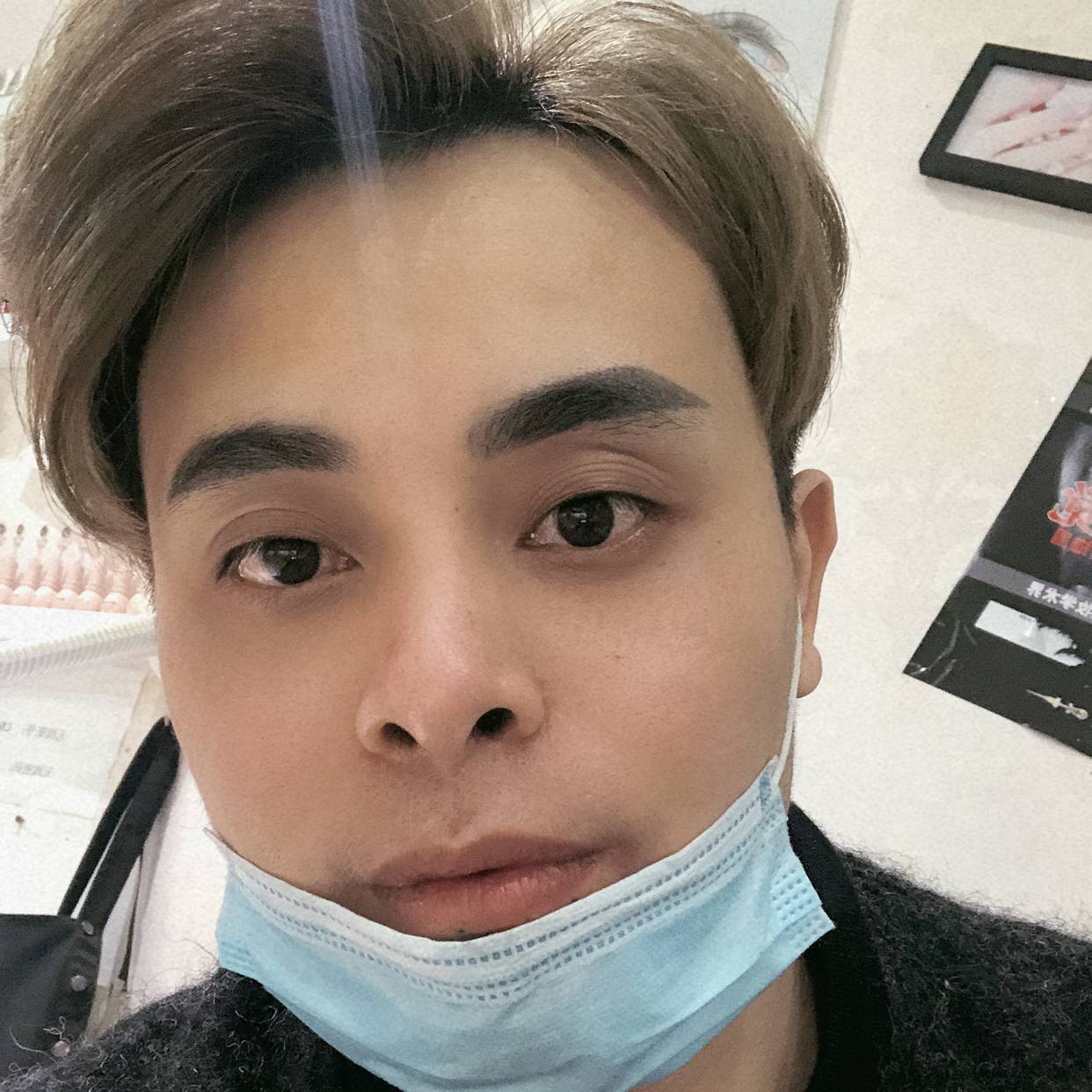 自觉踢啤酒的照片