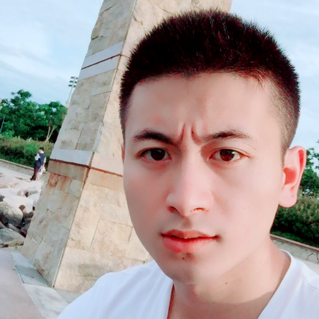 老实漫步矜柔的照片