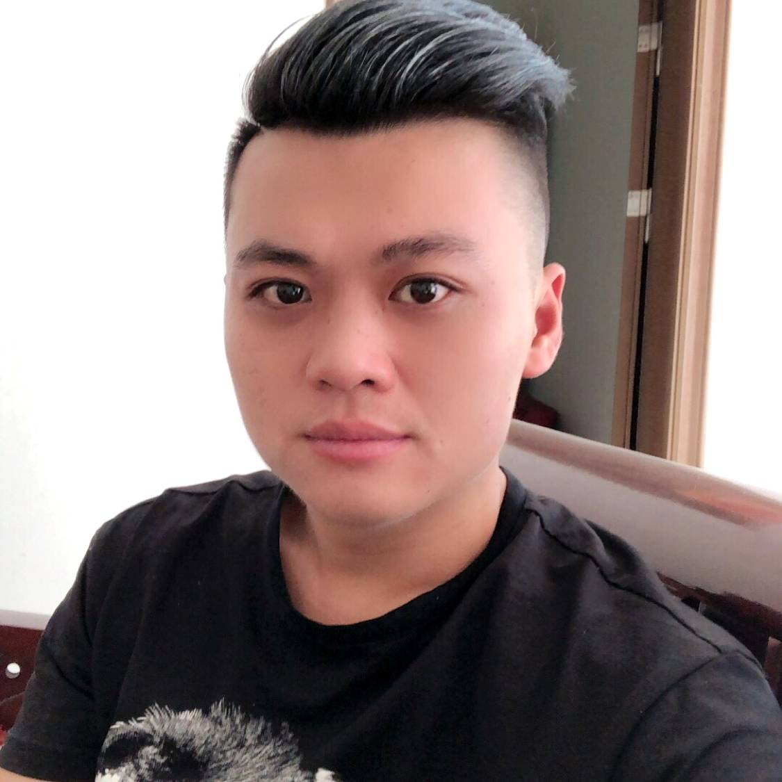 瘦瘦凝眸玫瑰的照片