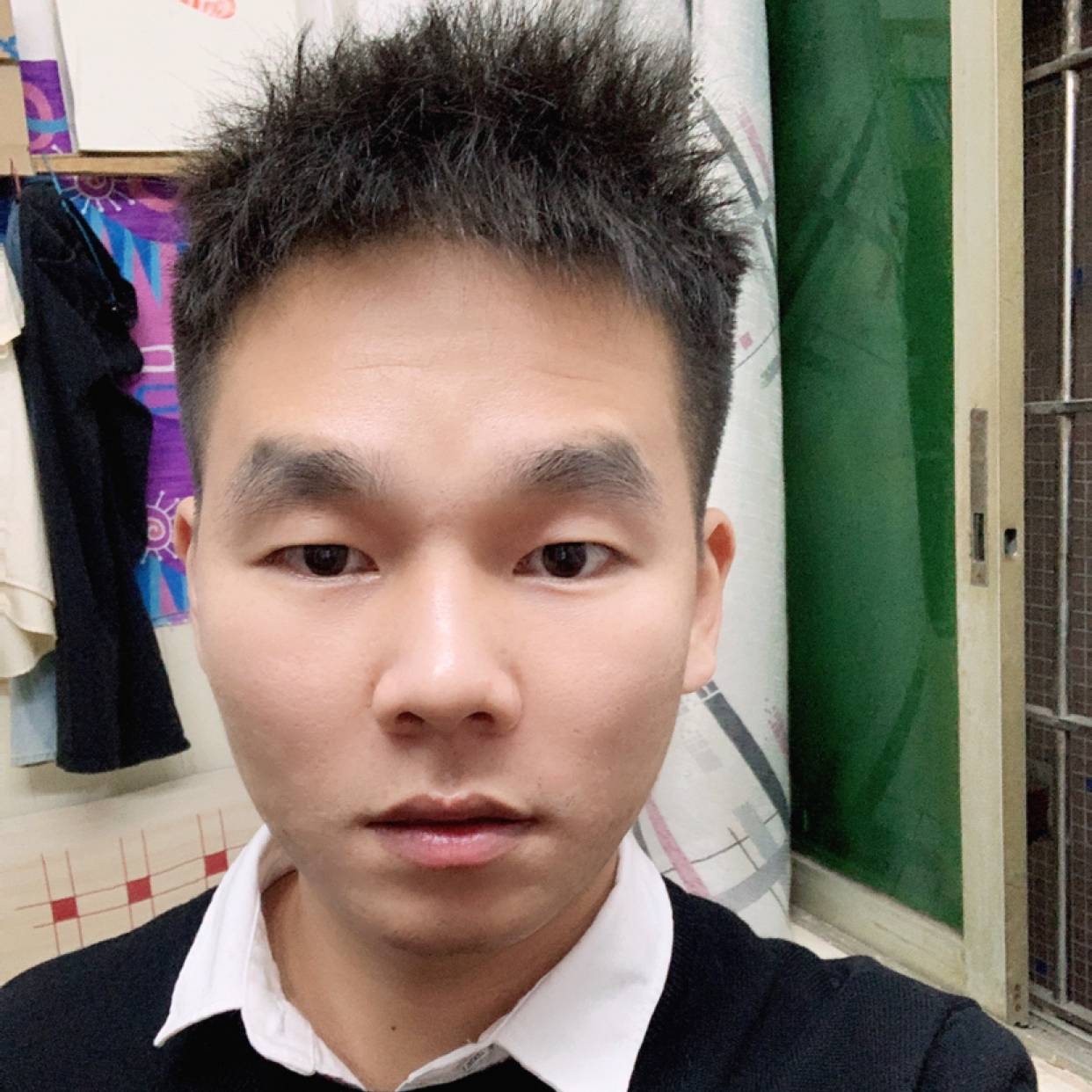 小懒猪撒娇的照片