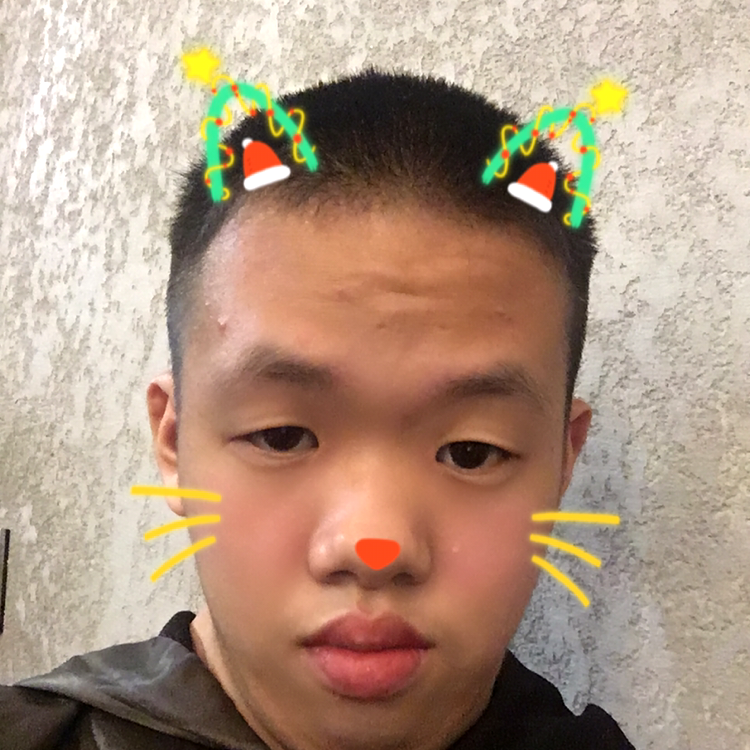 平淡的蓝天的照片