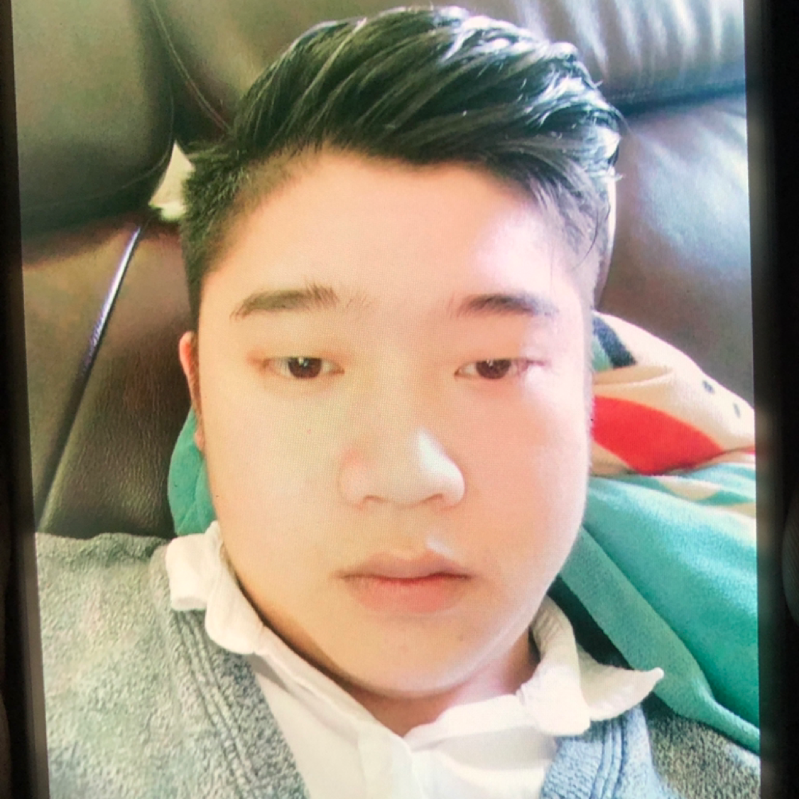 美好踢板凳的照片