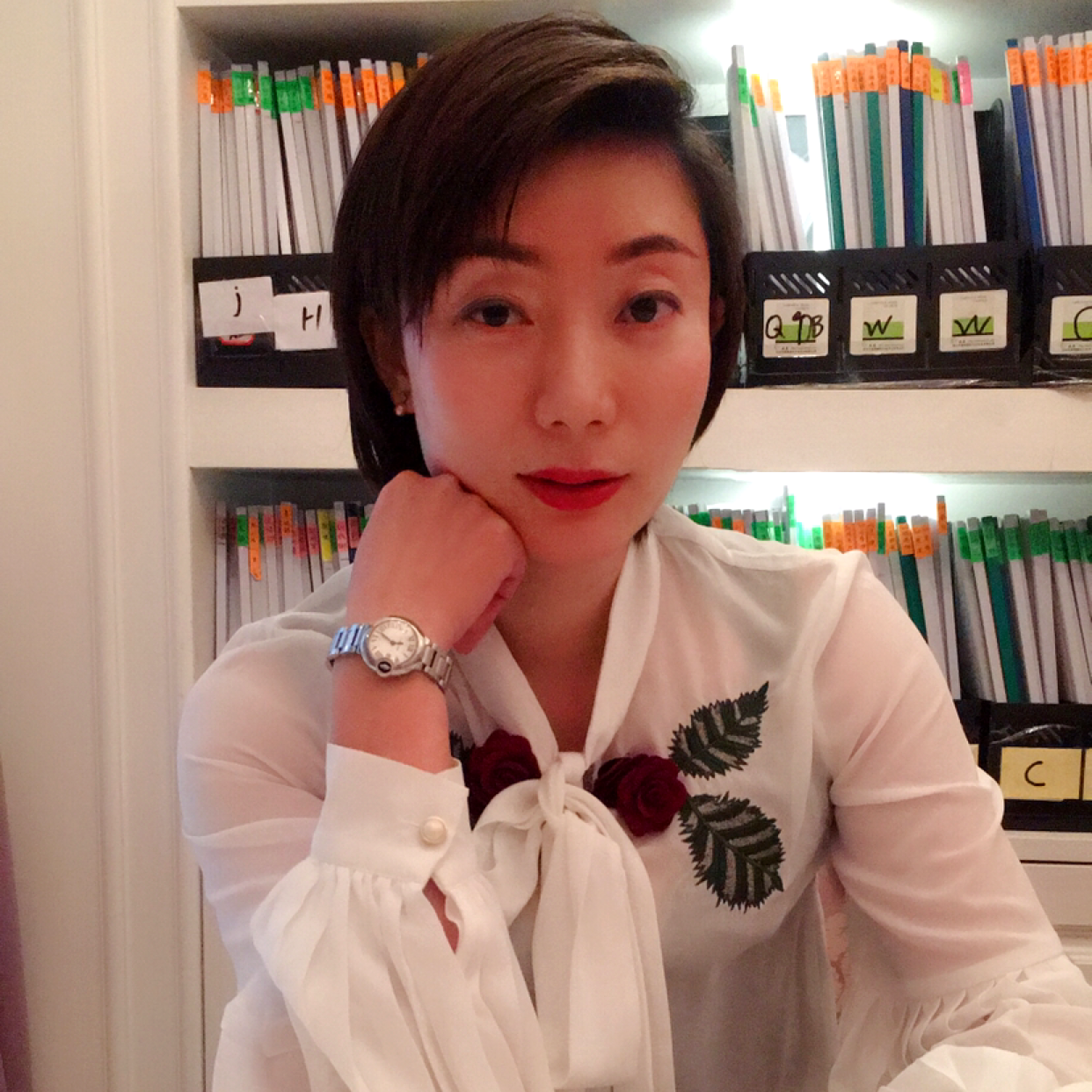 热心吃醋小松鼠的照片