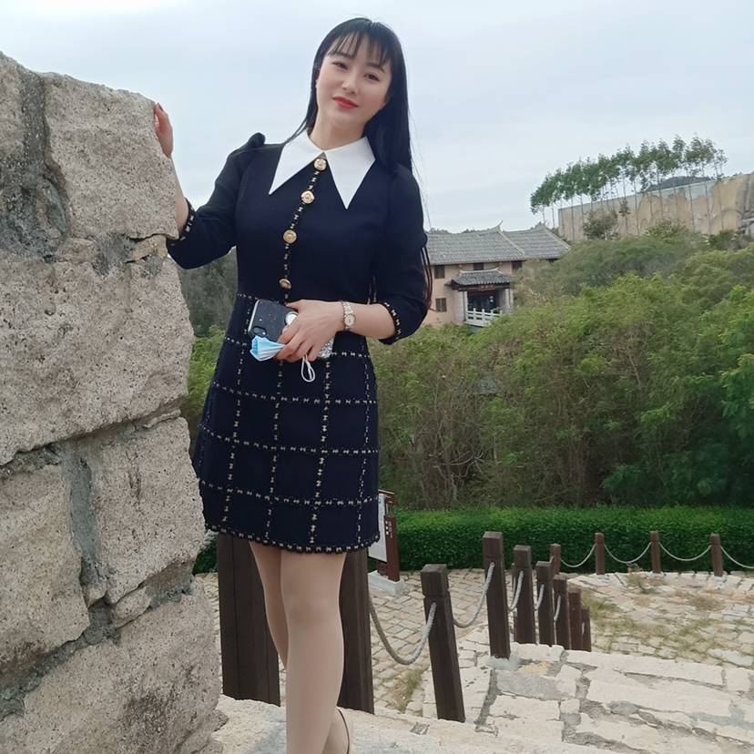 美丽爱百褶裙的照片