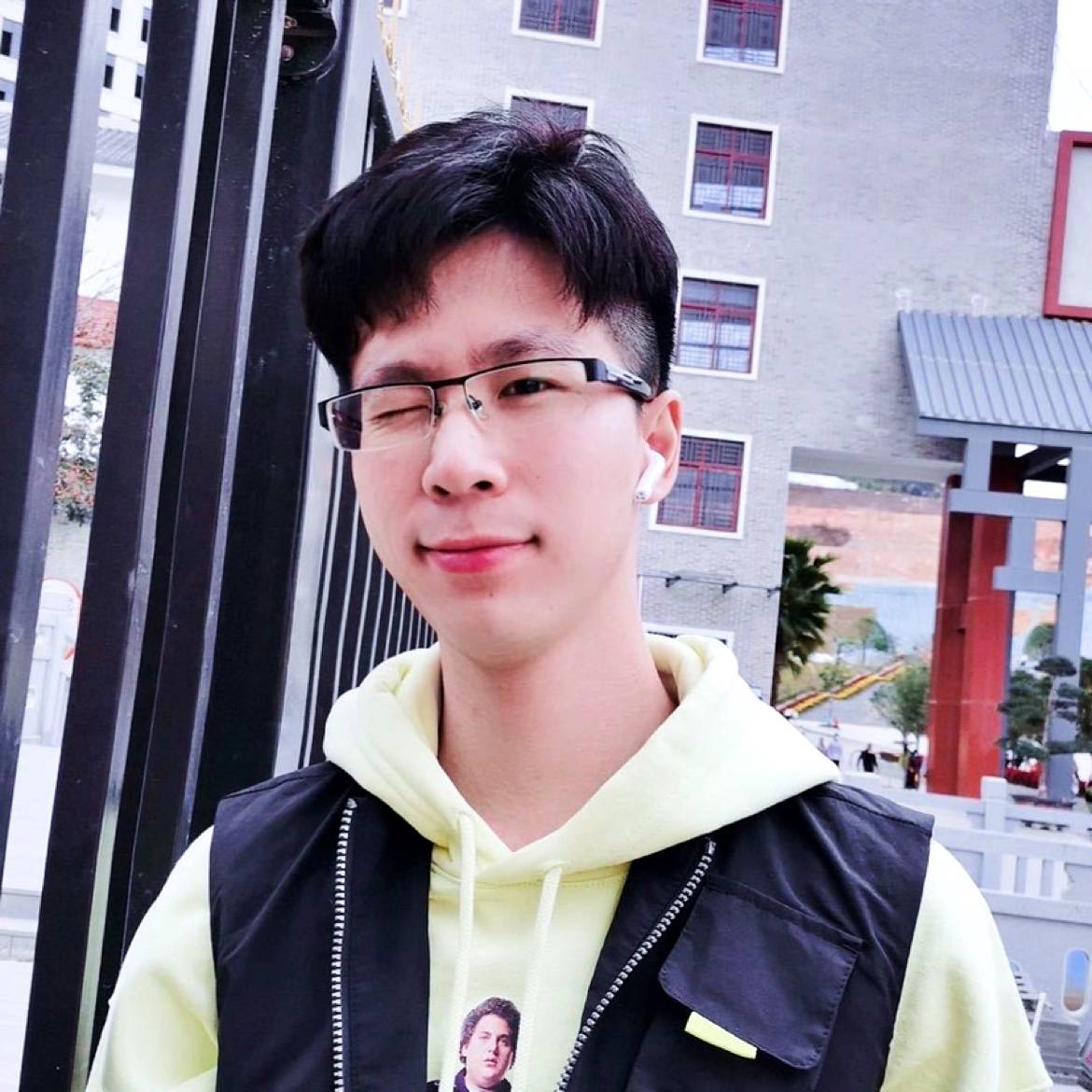 白昼拿俏皮的照片