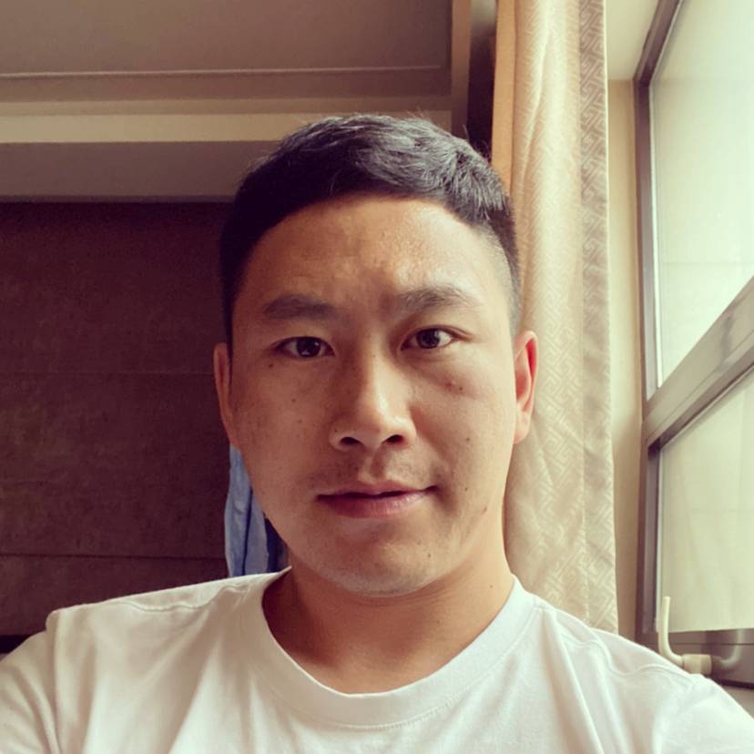 白猫倾心勤恳的照片
