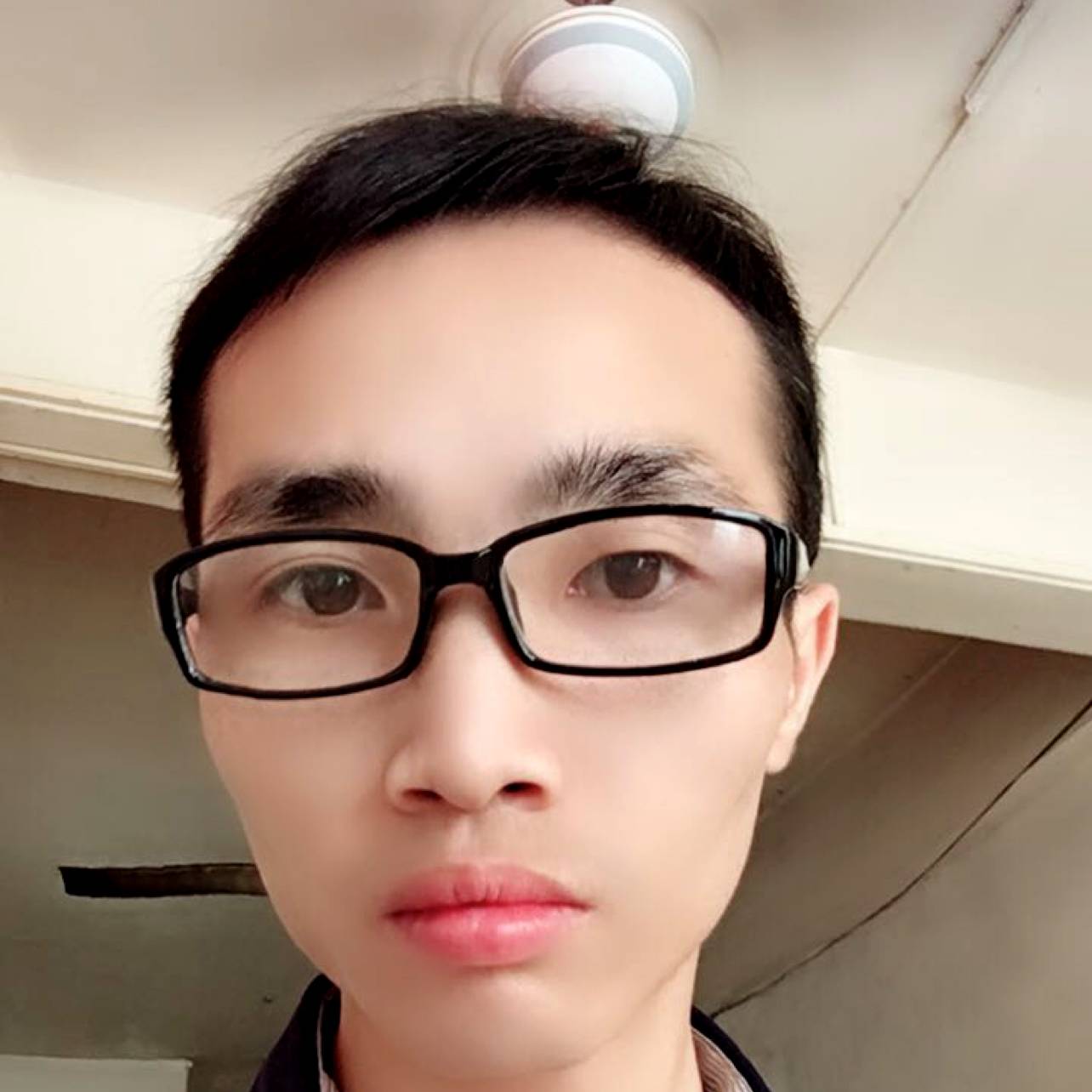 戒指回眸柔弱的照片