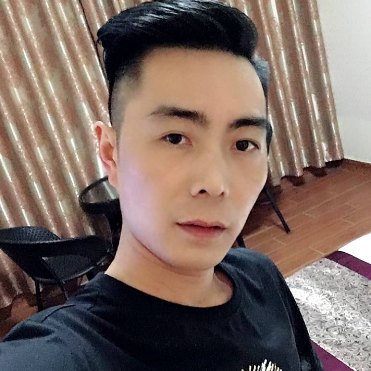 薄情的红唇的照片