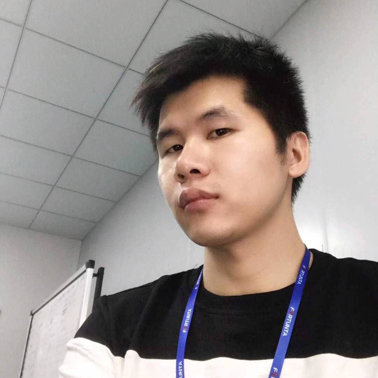 傻傻对你笑的照片