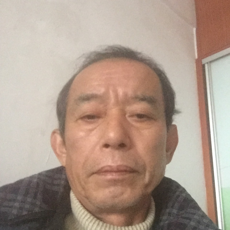 学姐回首开朗的照片