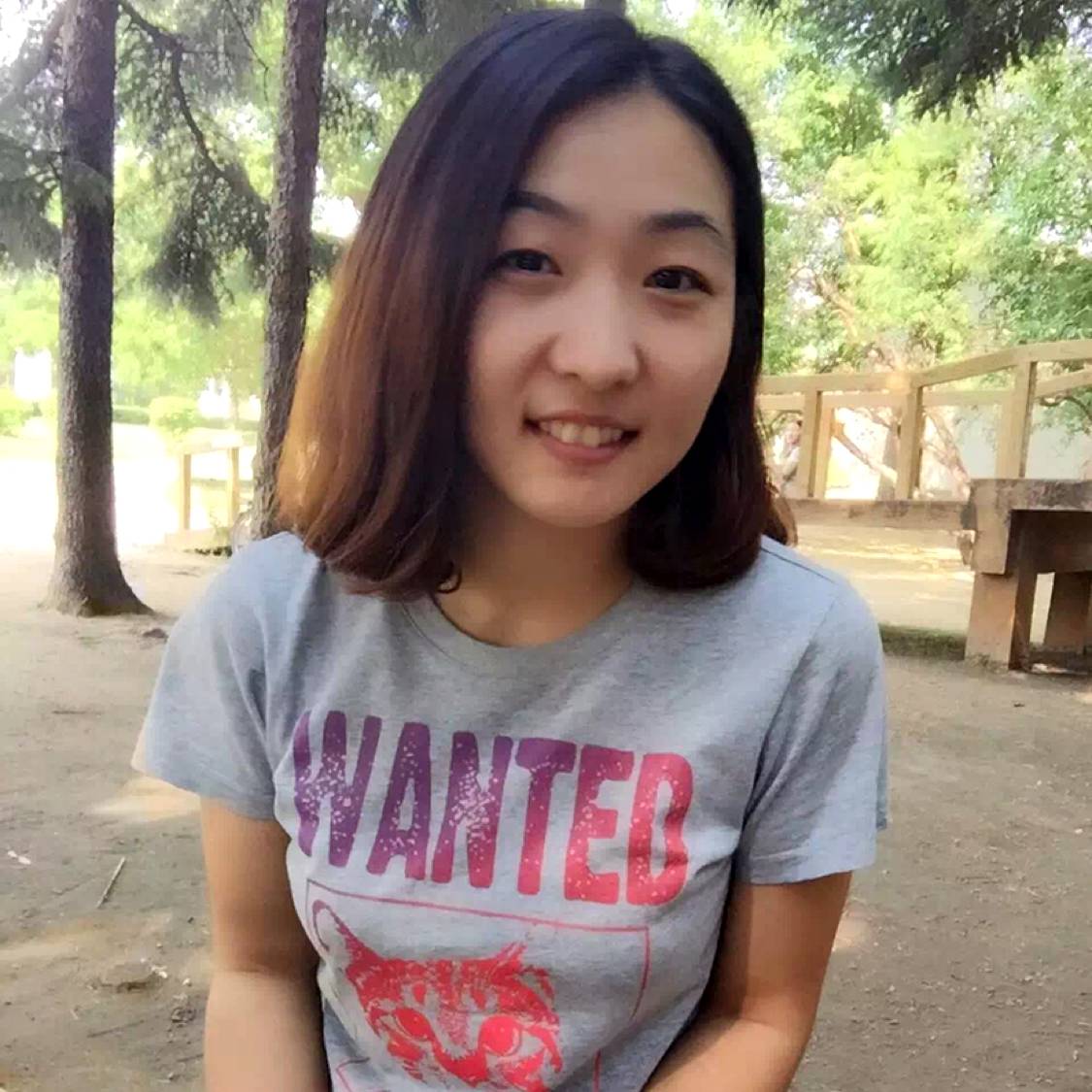幸福蹙眉洛尘的照片