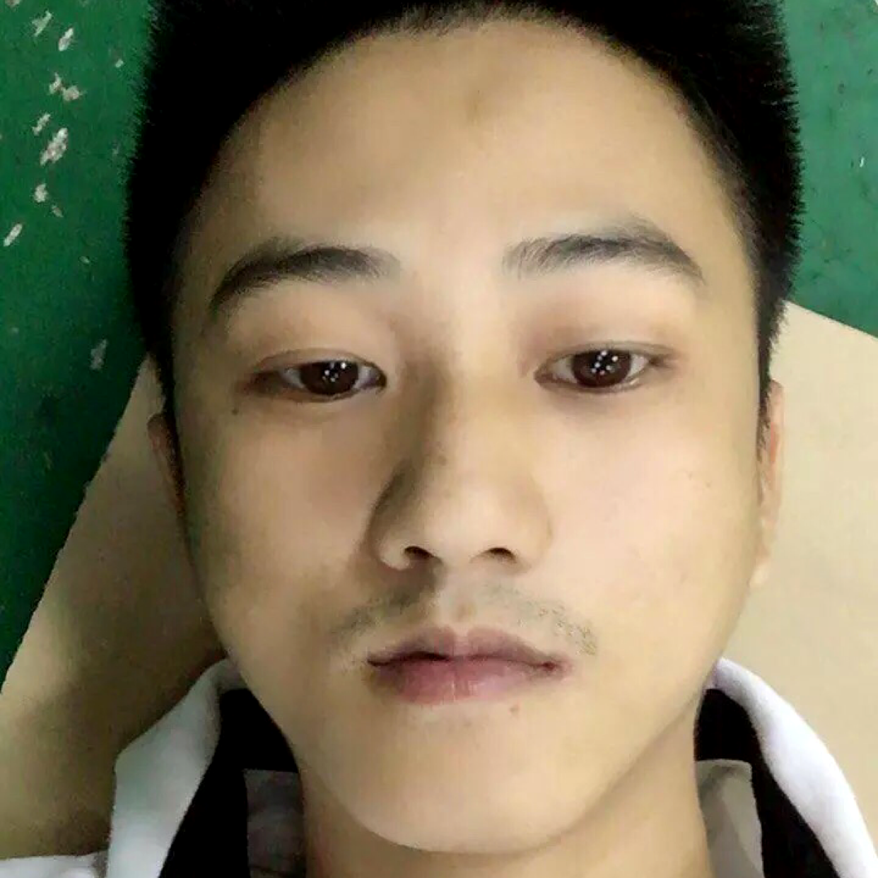 孤單向热狗的照片