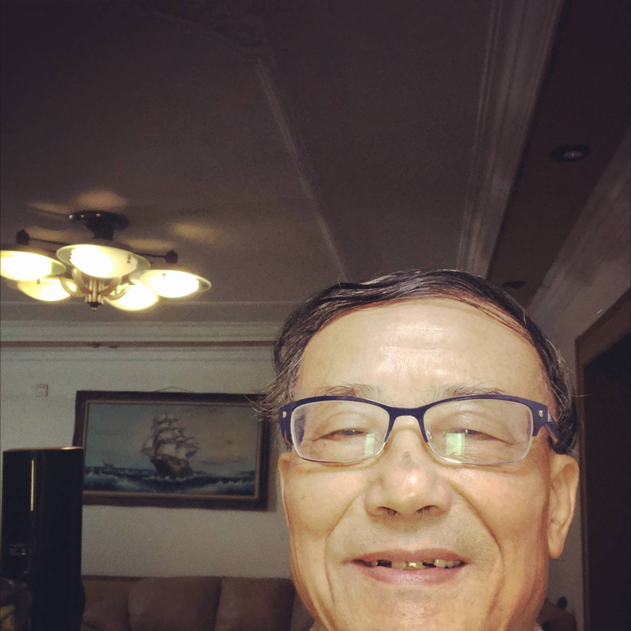 酷炫保卫草丛的照片