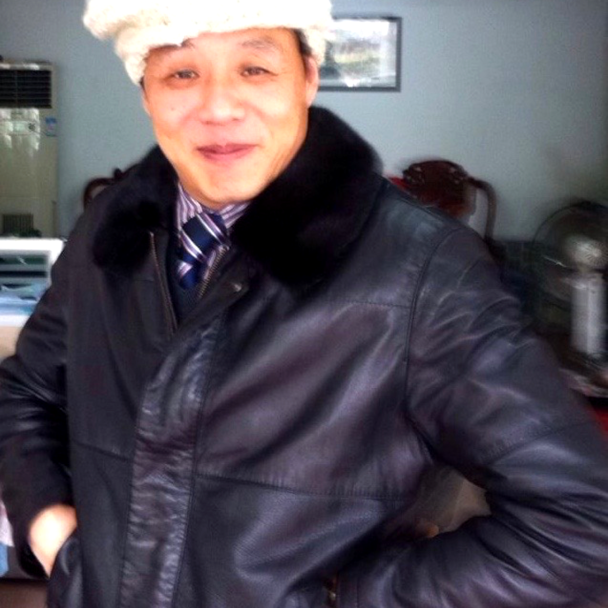 孤單回眸花瓣的照片