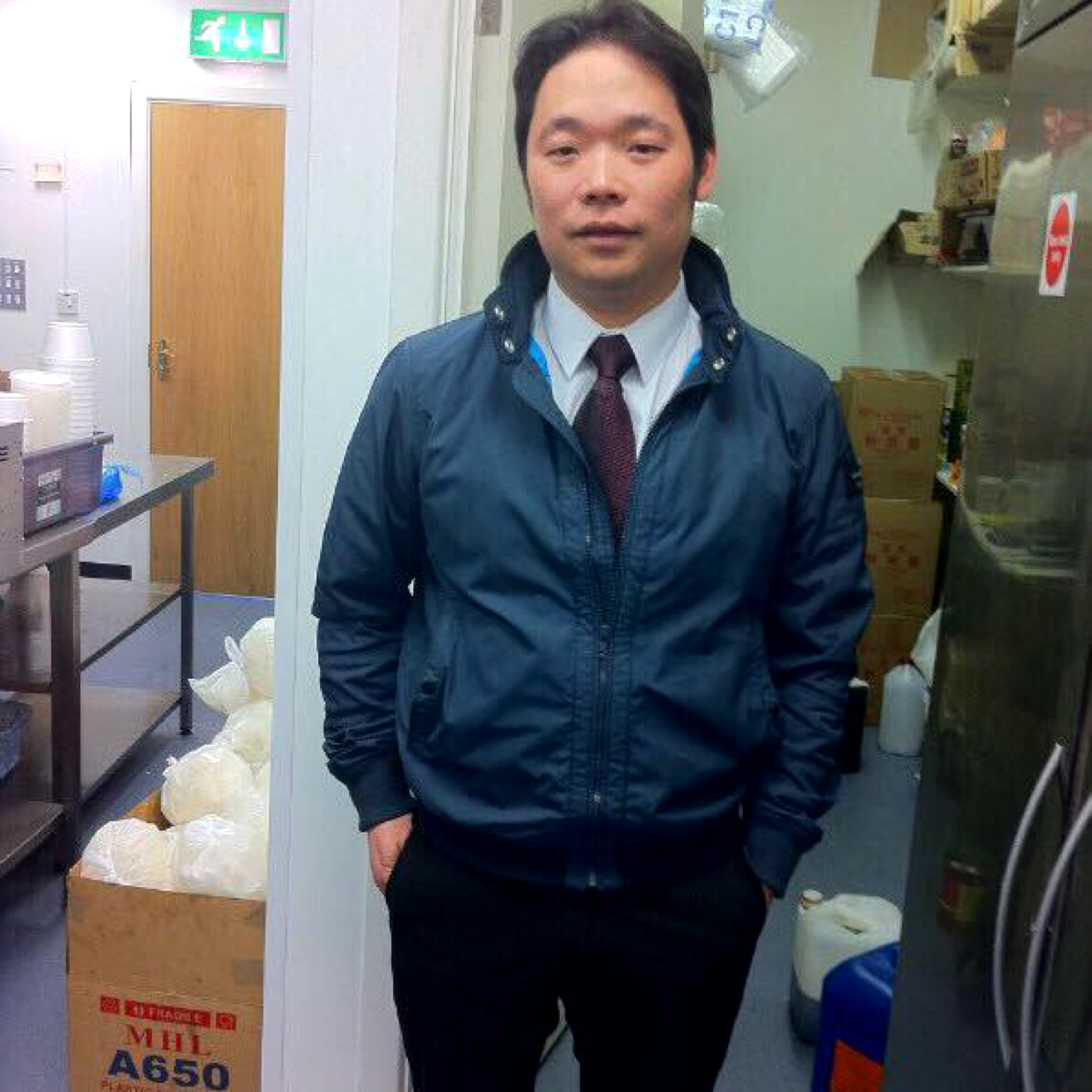 1辈子旳拿指甲油的照片