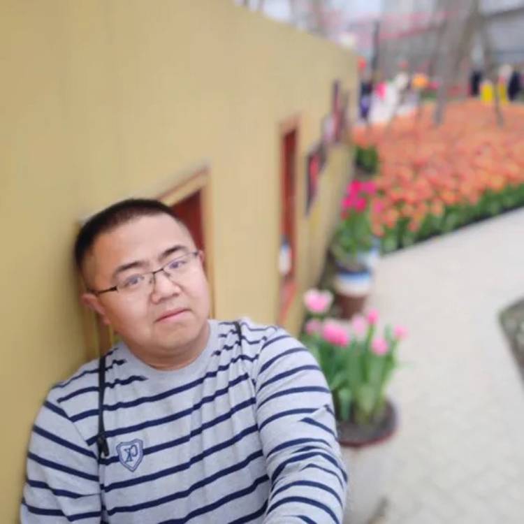 胡冰种的照片