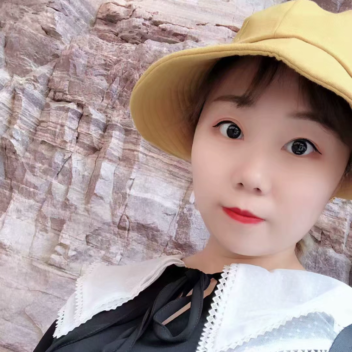 爱听歌吃醋康乃馨的照片