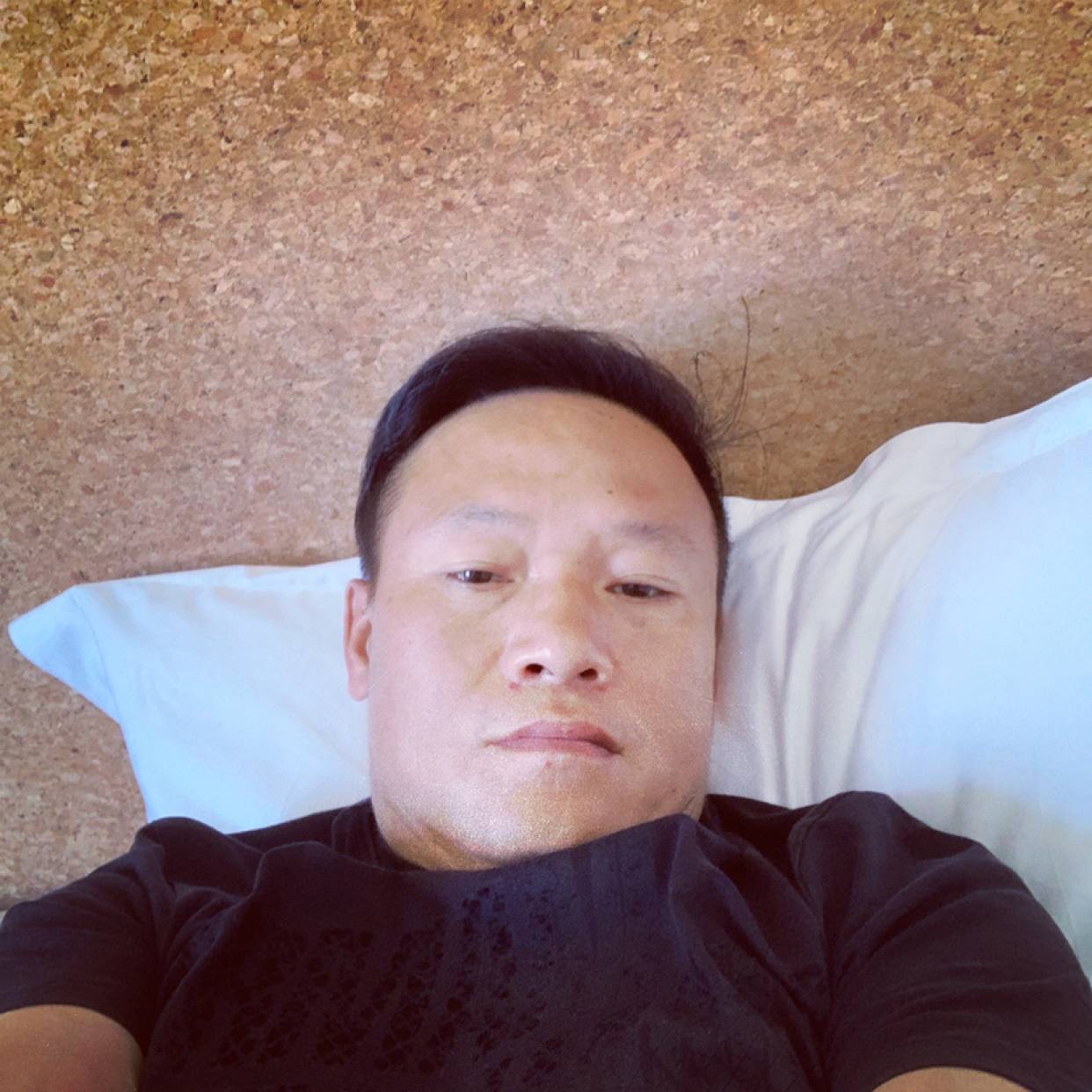 娇气迎黑裤的照片