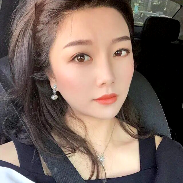 专注挽手梦影的照片