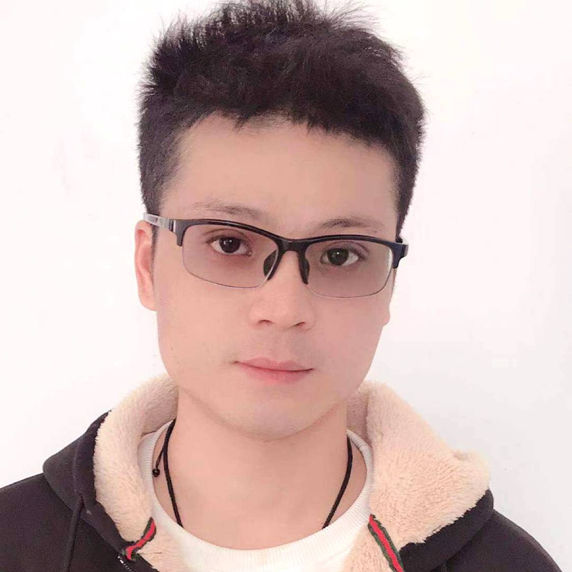 无情向小松鼠的照片