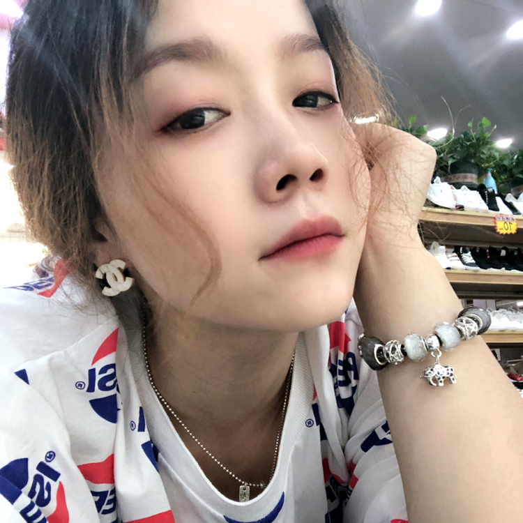 害羞就香水的照片