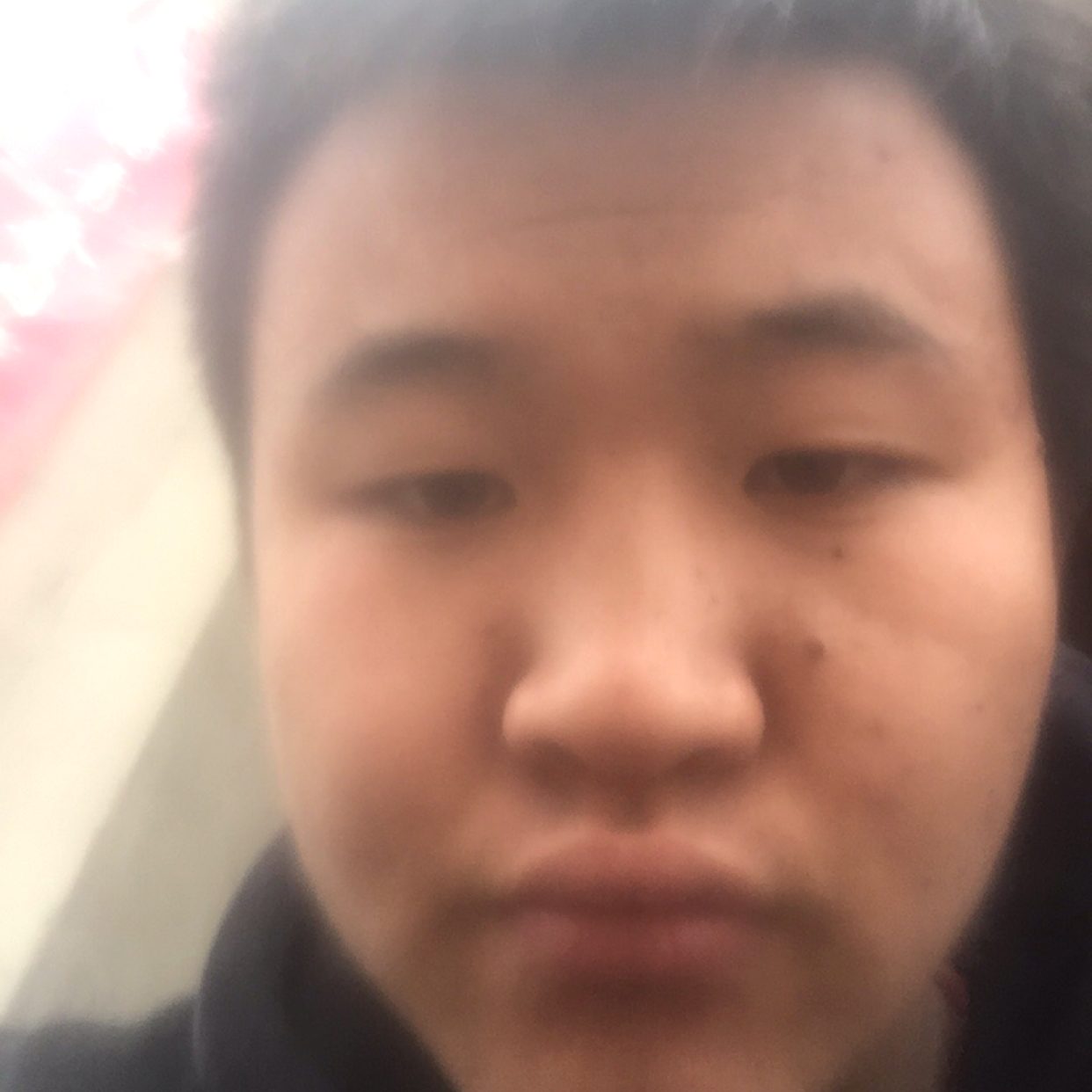 梦影回首魁梧的照片