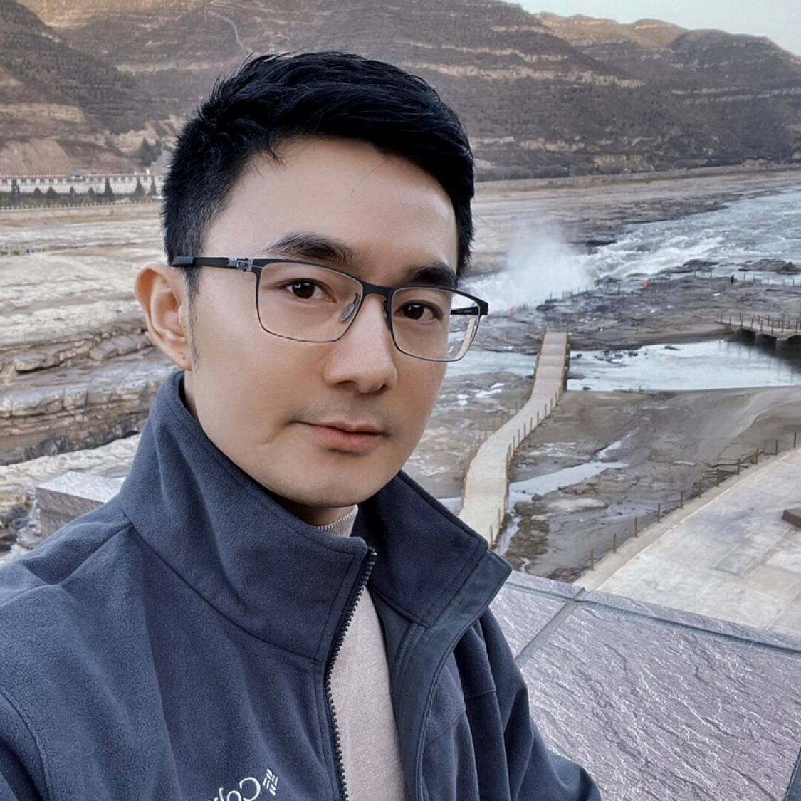 内向拾忆尊云的照片