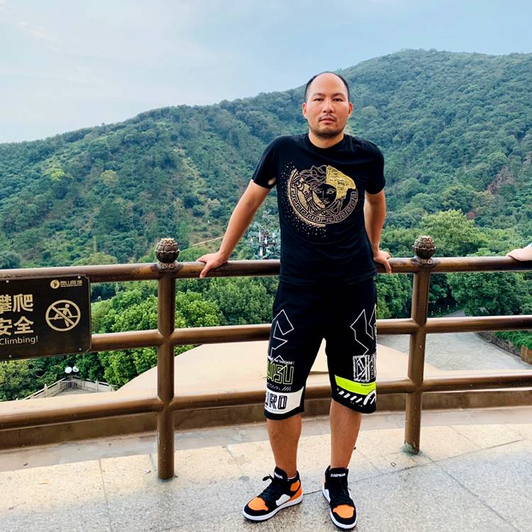 唐三少潇洒哥的照片