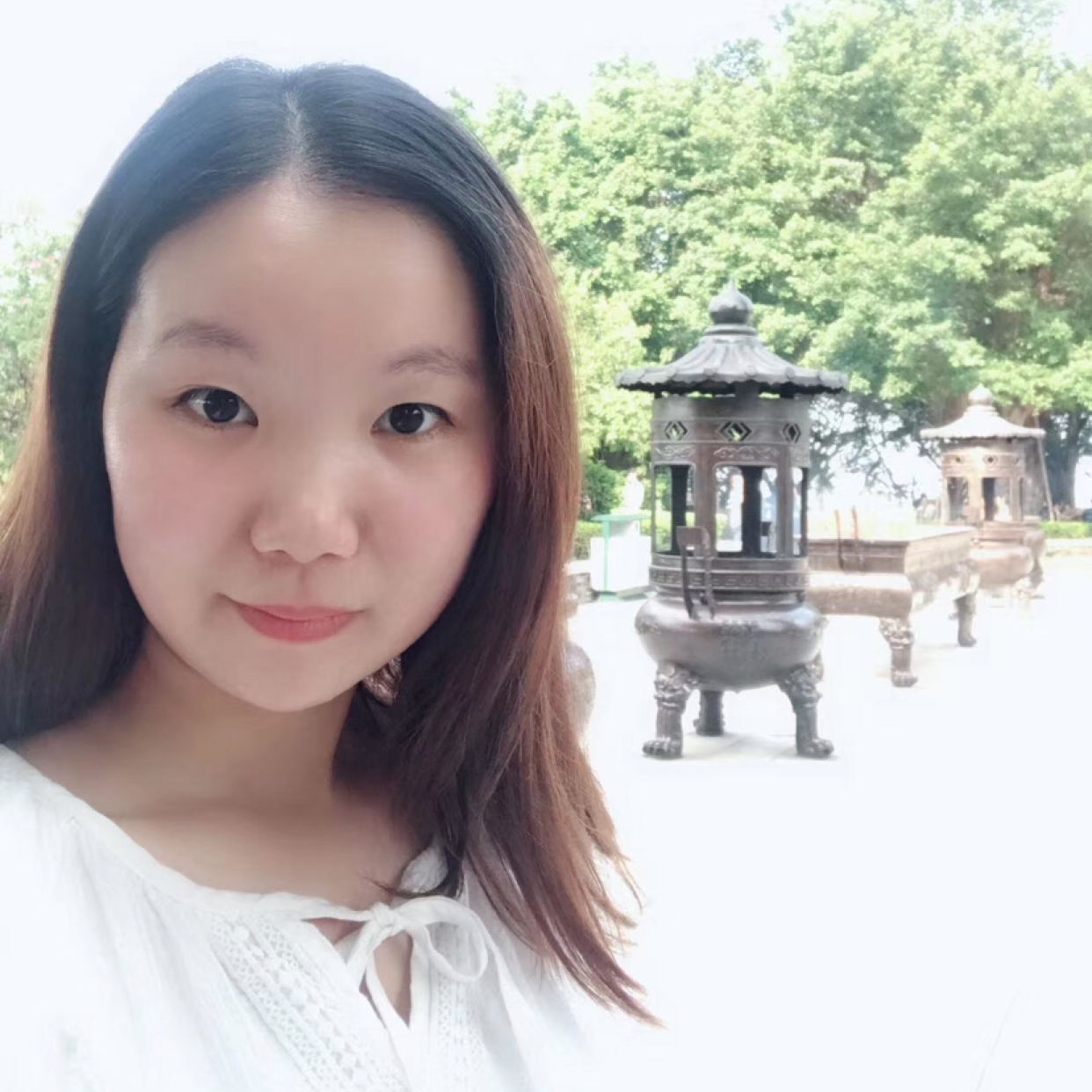 平淡女孩的照片