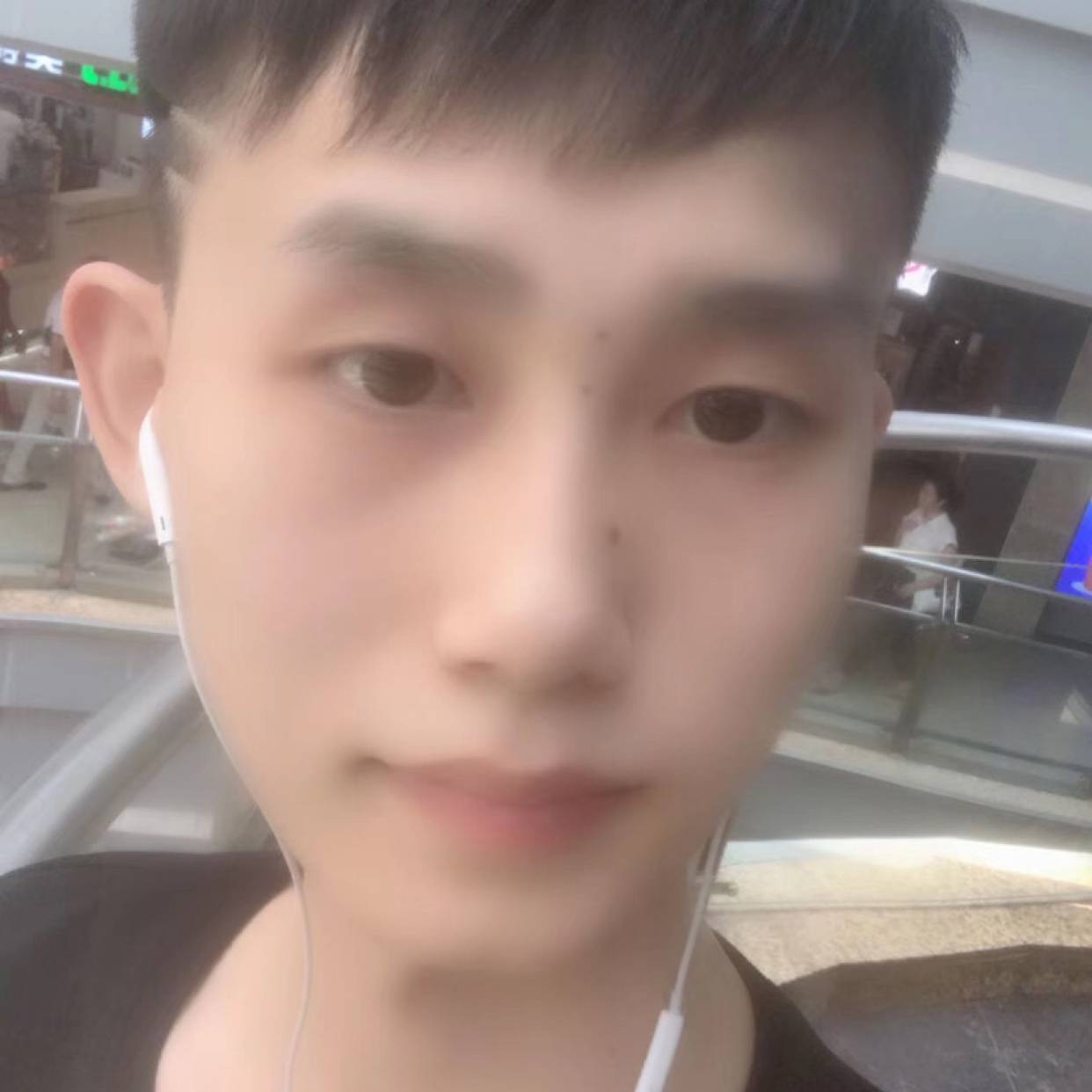 勤奋拿汉堡的照片