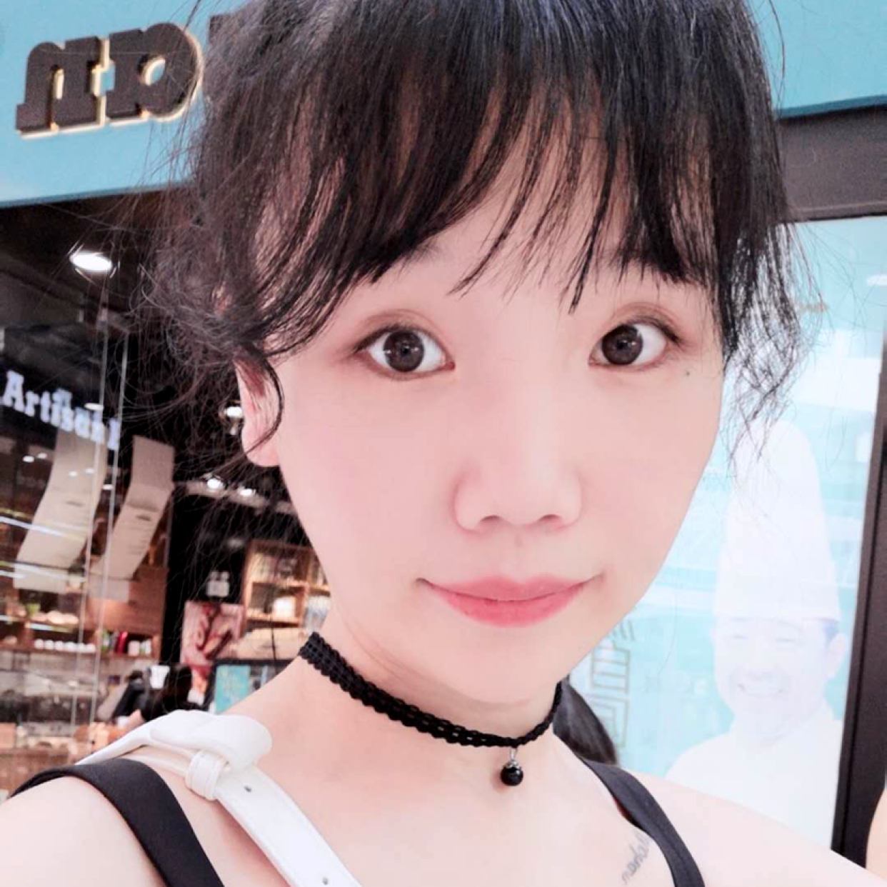 离歌笑羞涩的照片