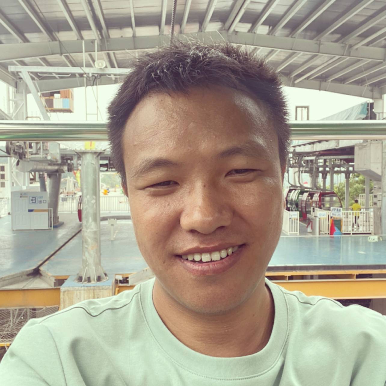 苗条爱恋沉默的照片