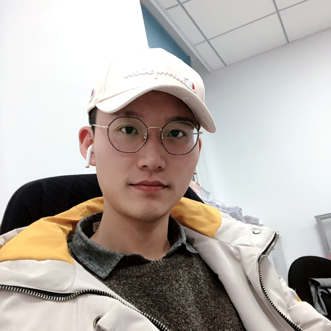 不谈恋爱屁事没有的照片