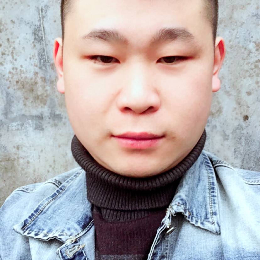 白云等待炙热的照片