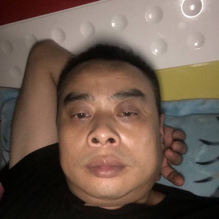 害怕拿发夹的照片