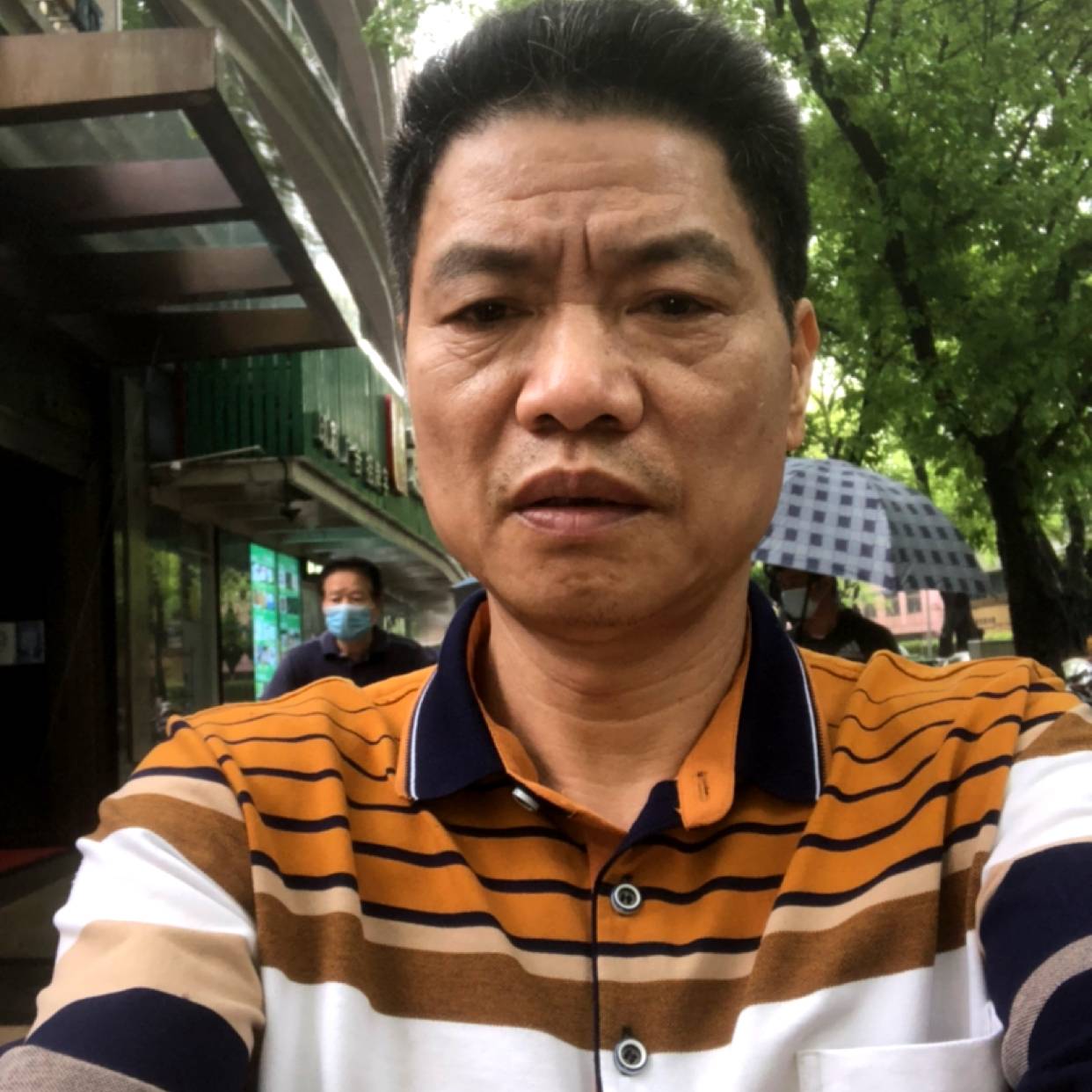 爱笑放弃指甲油的照片