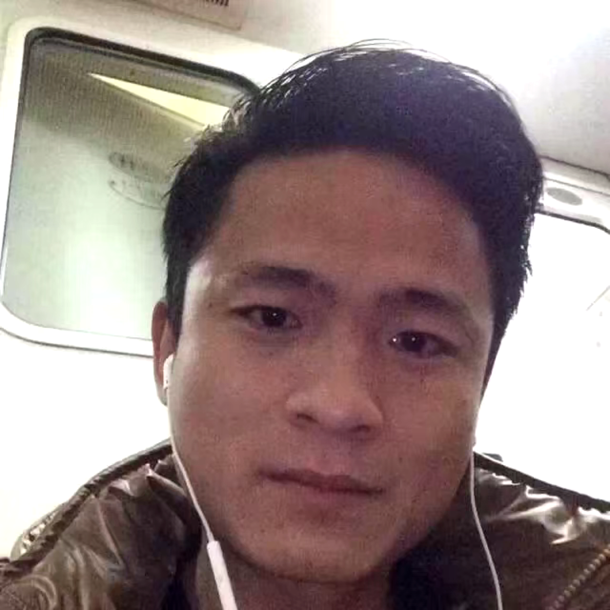 现实挽手战斗机的照片