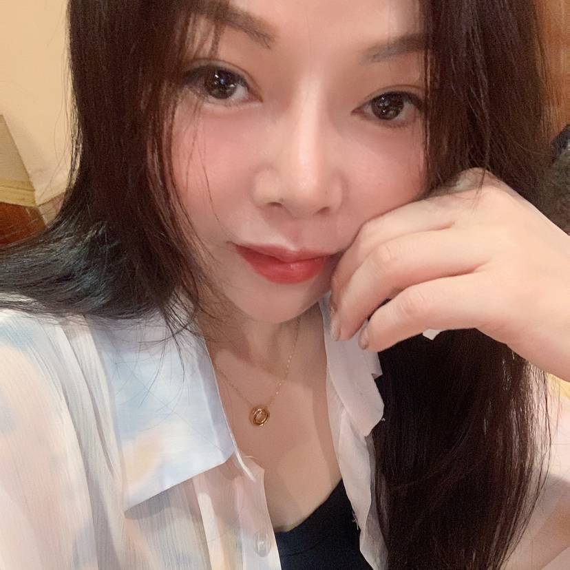 怕黑女的照片