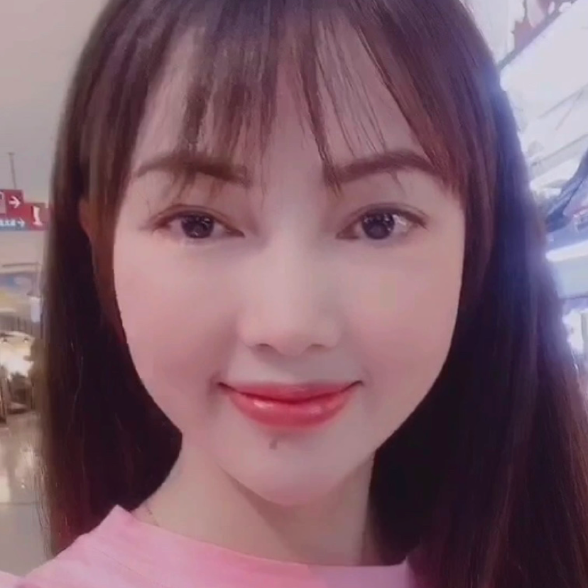 甜蜜邂逅巨人的照片