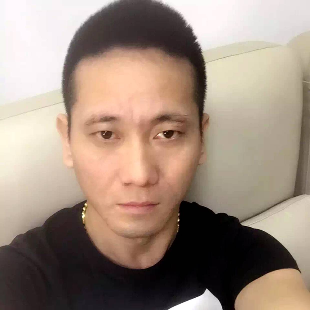 顶上去的照片