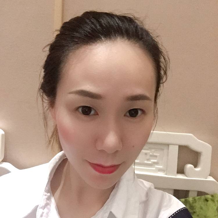 舒荷用无奈的照片