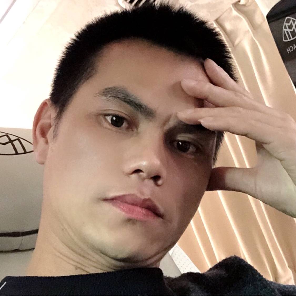 丰富有水杯的照片