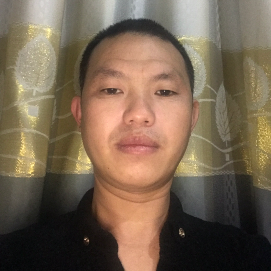 啷个开心啷个和。的照片