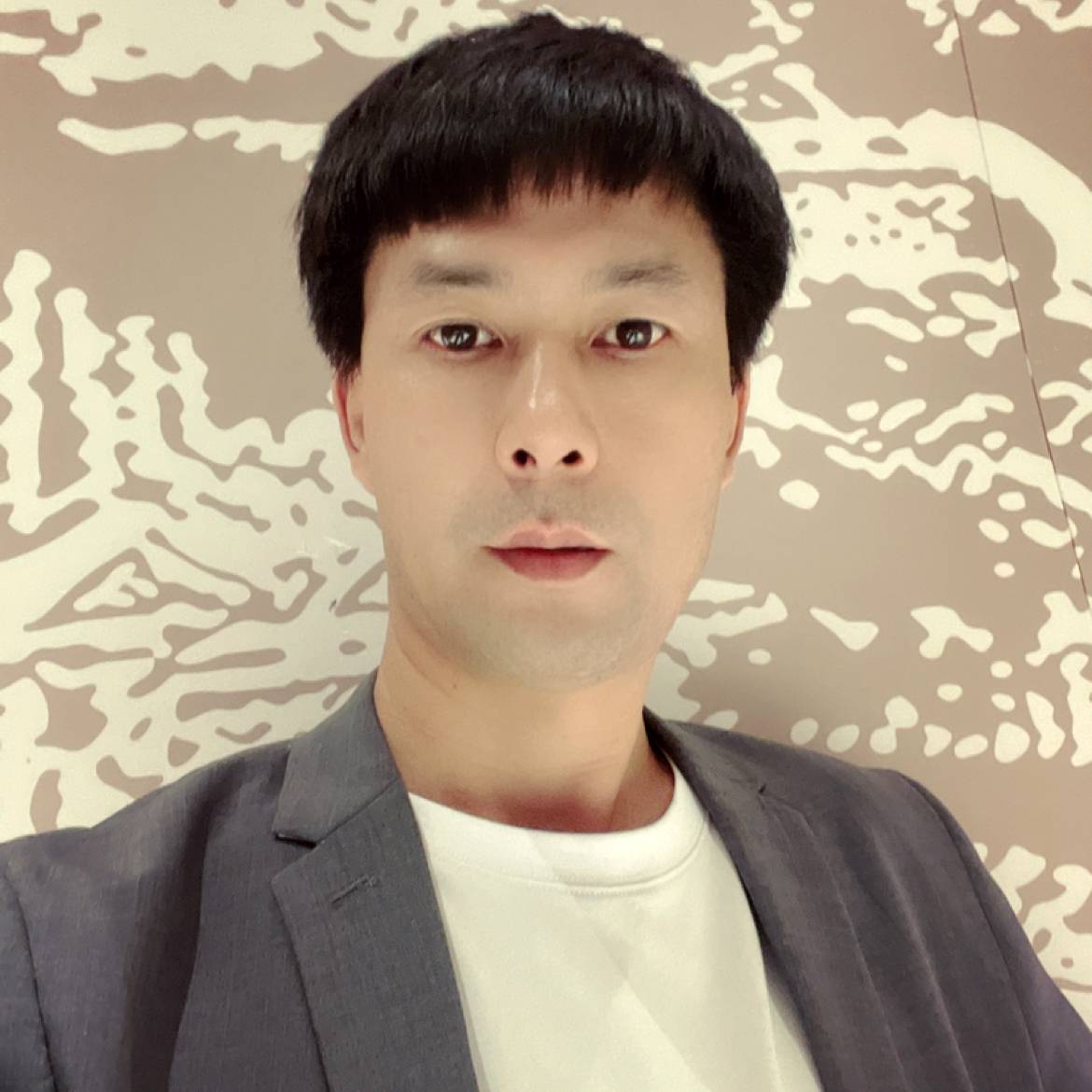 深思过去的照片