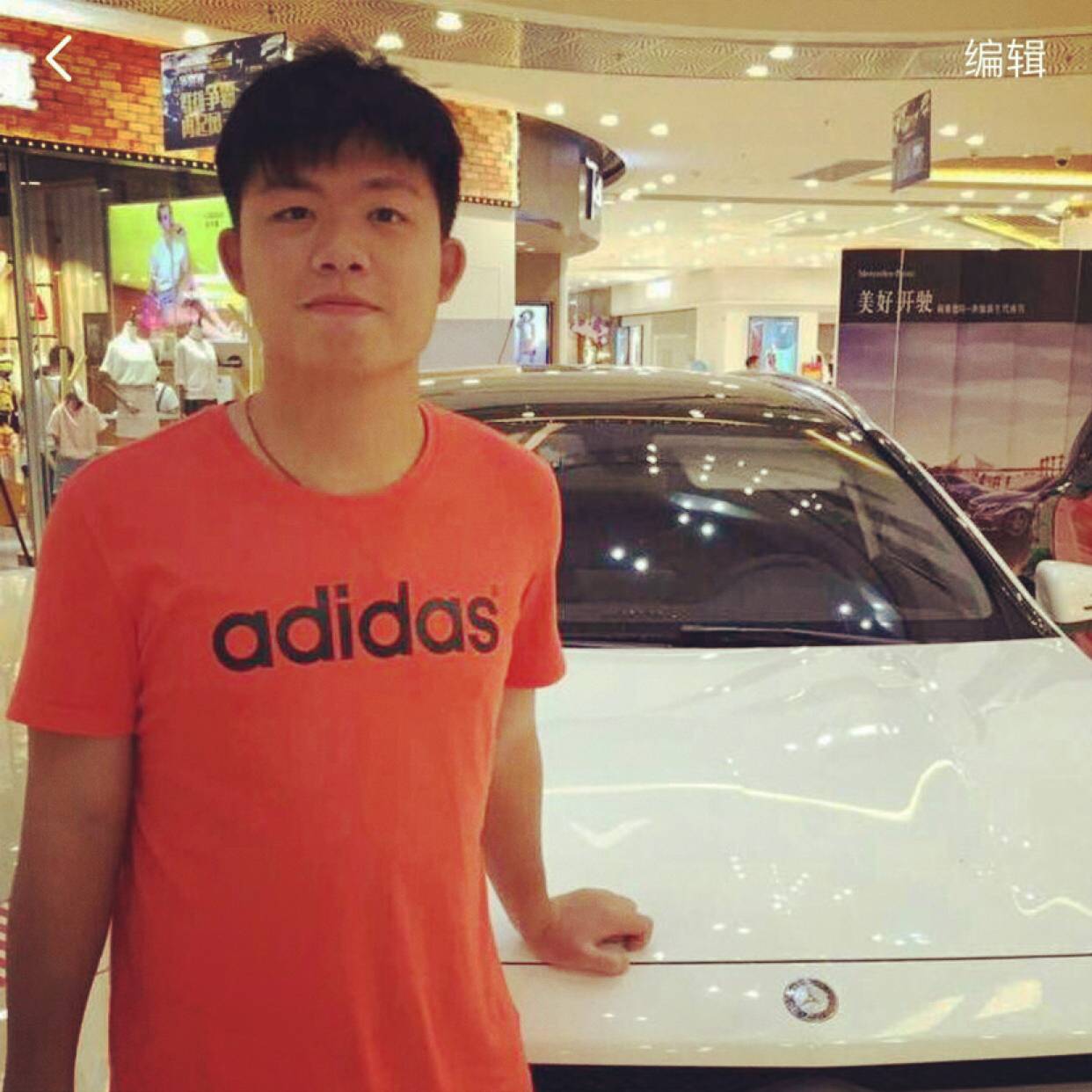 小学体育老师的照片