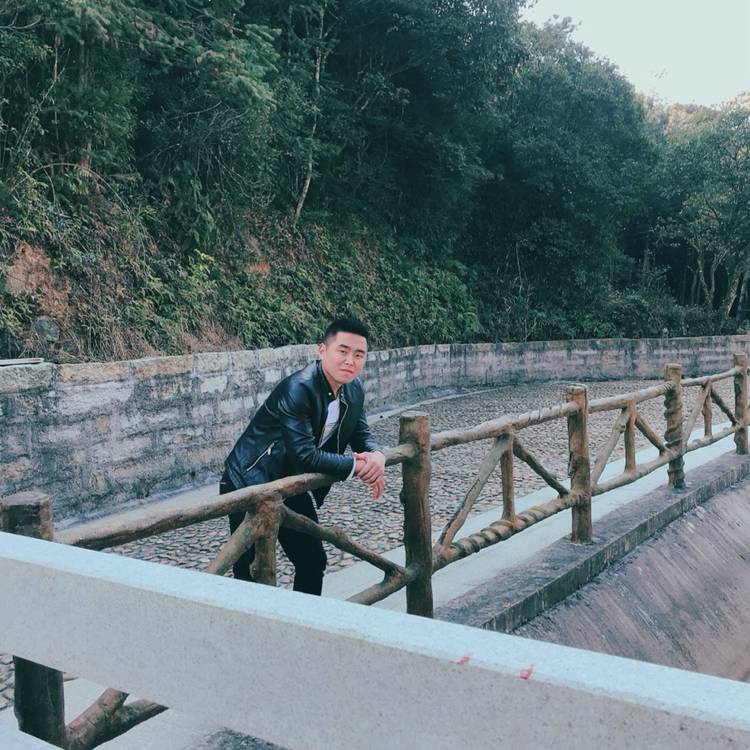 若溪倾心清秀的照片
