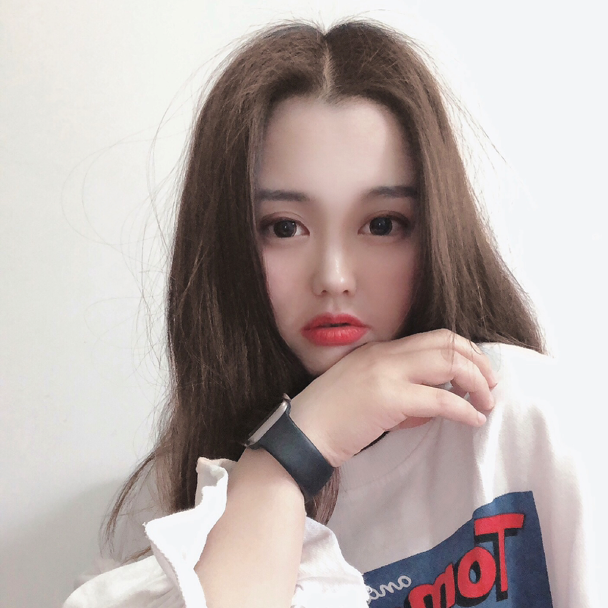 手套挽手谁的照片