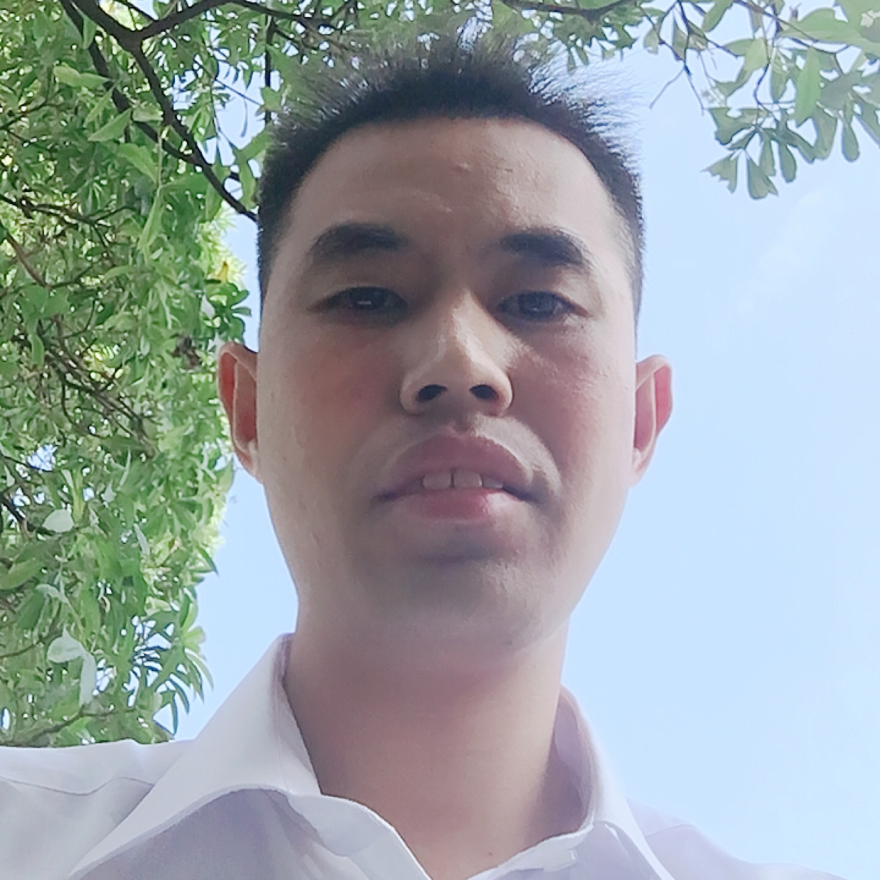 微笑和睫毛膏的照片