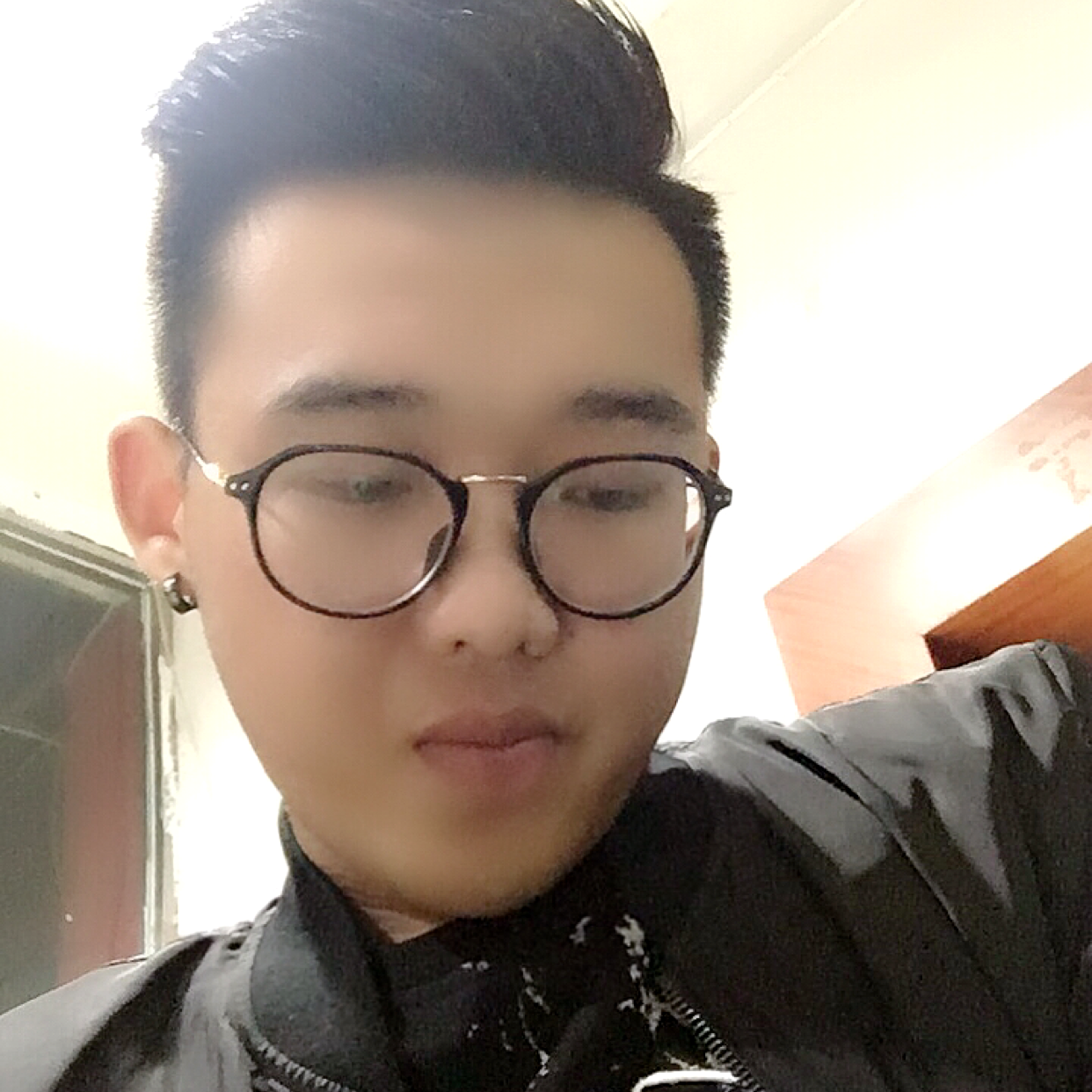 凉笙凝眸明媚的照片