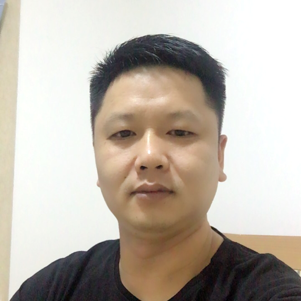 可靠方路人的照片